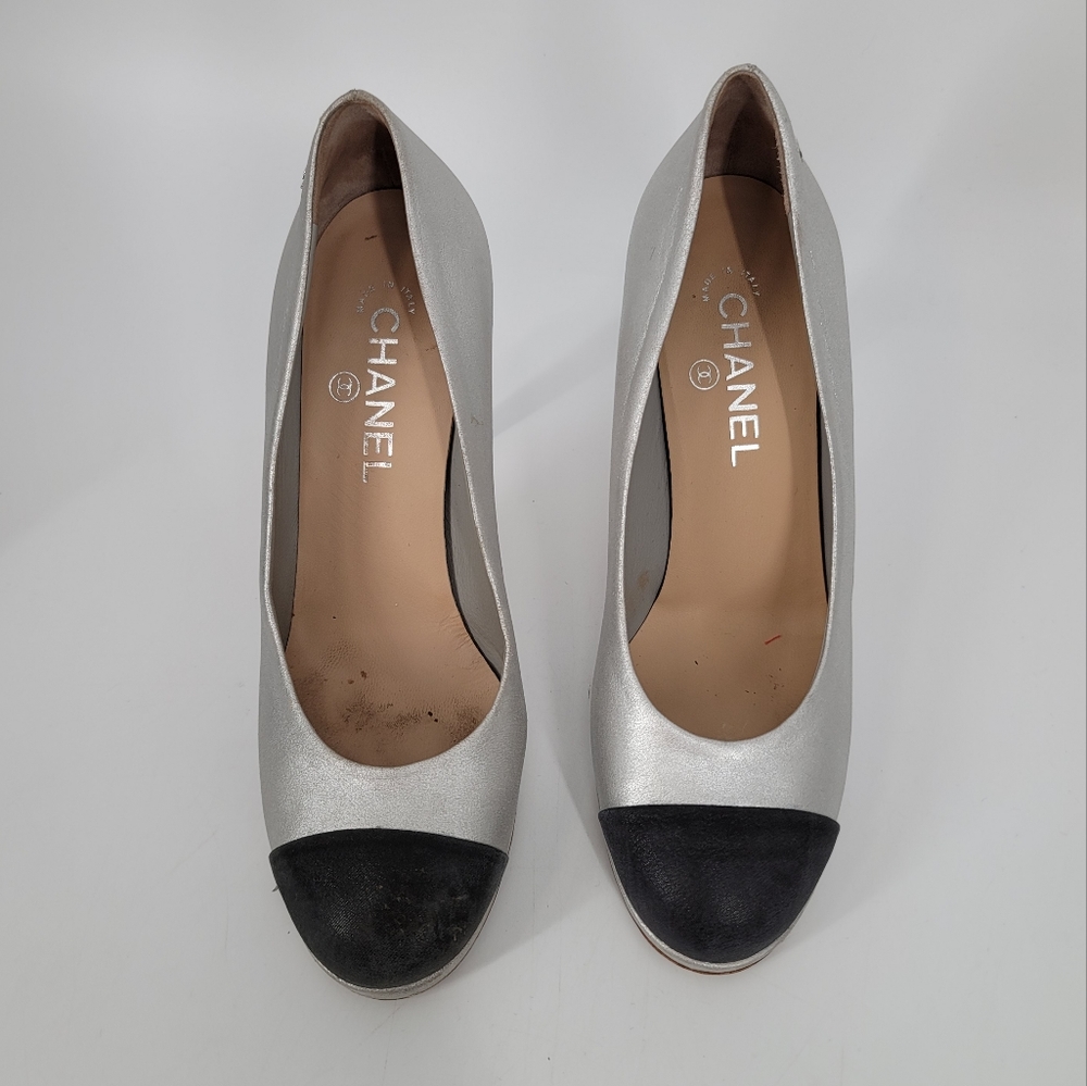 Chanel Silver Leather Black Cap Toe Platform Pumps Round Toe Size 38.5 with Box - Picture 3 of 14